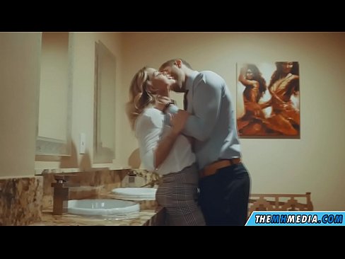 ❤️ Бүкіл аққұба сізді қоғамдық дәретханада азғырғанда ❤❌ Русский порно бойынша бізде ️❤